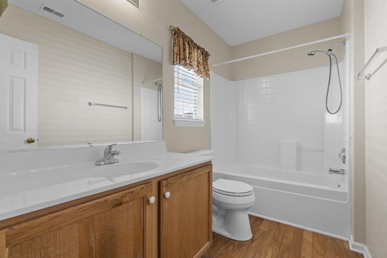 219 Burton Avenue Photo 15