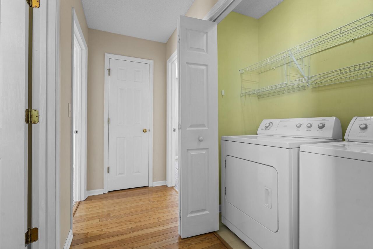 219 Burton Avenue Photo 16