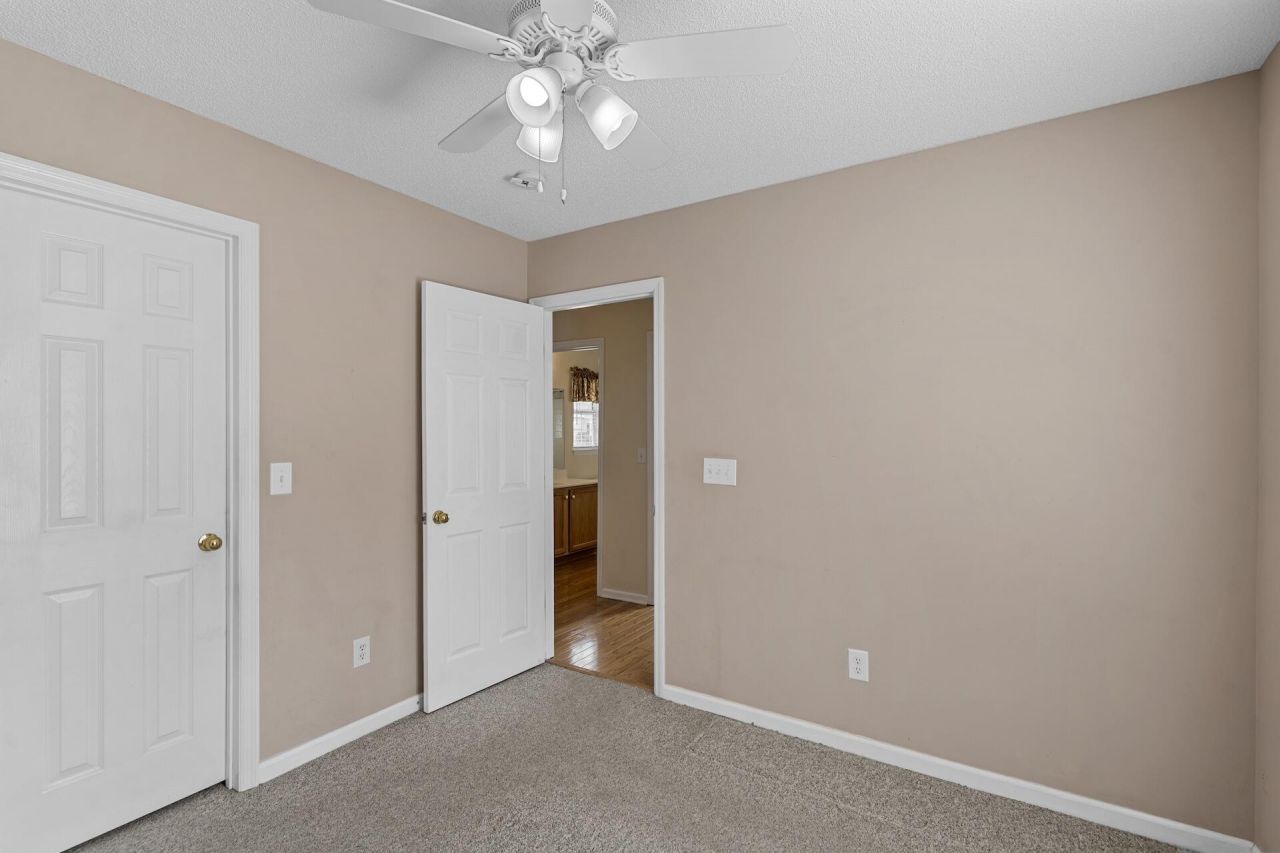 219 Burton Avenue Photo 18