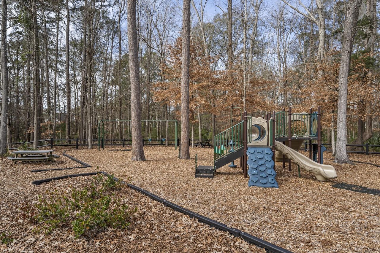 219 Burton Avenue Photo 32