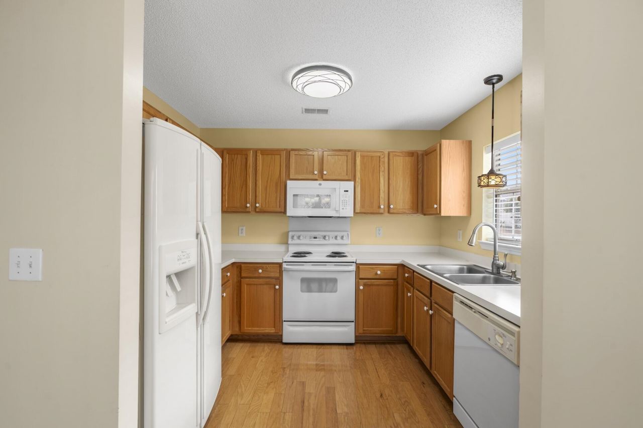 219 Burton Avenue Photo 6