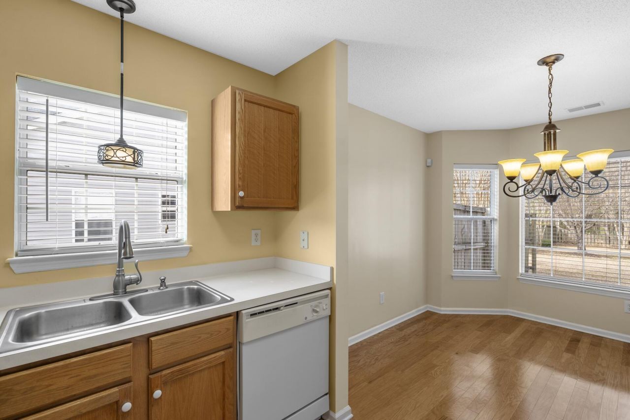 219 Burton Avenue Photo 7