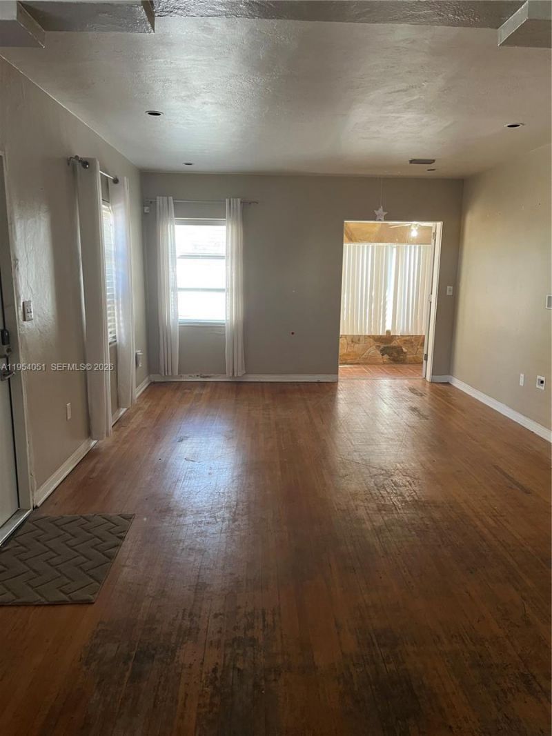 6 Farrey Ln , Miami Beach, FL 33139 Photo