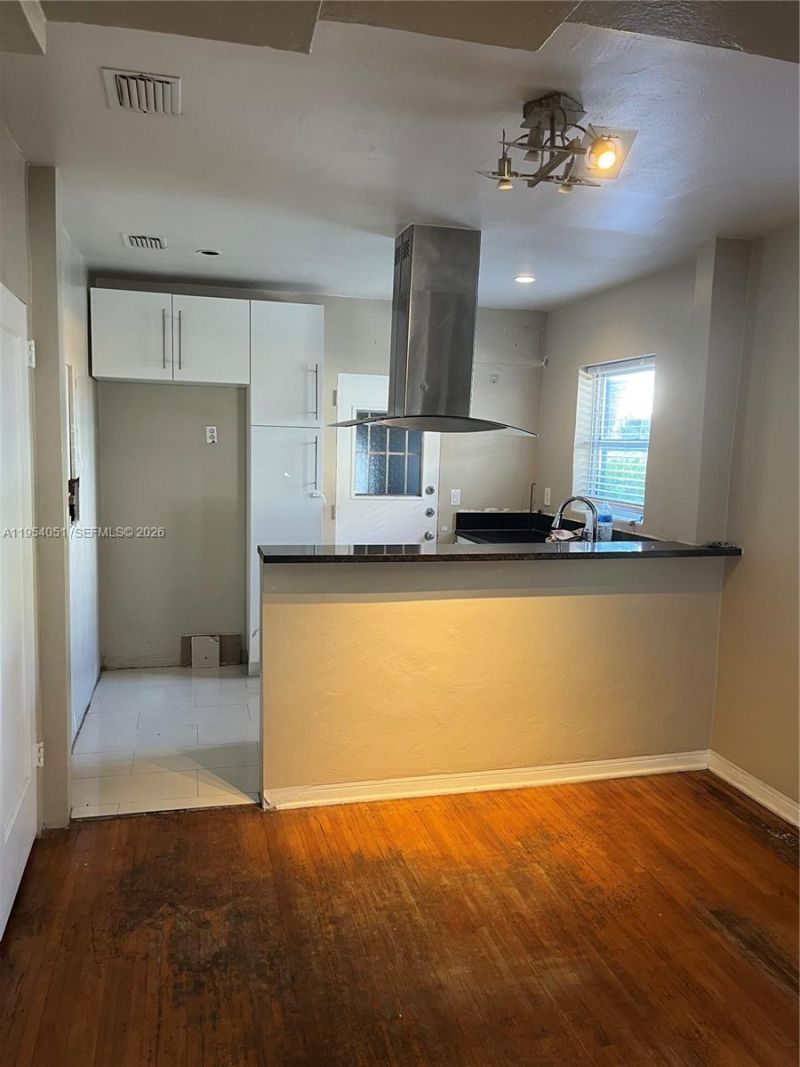 6 Farrey Ln , Miami Beach, FL 33139 Photo