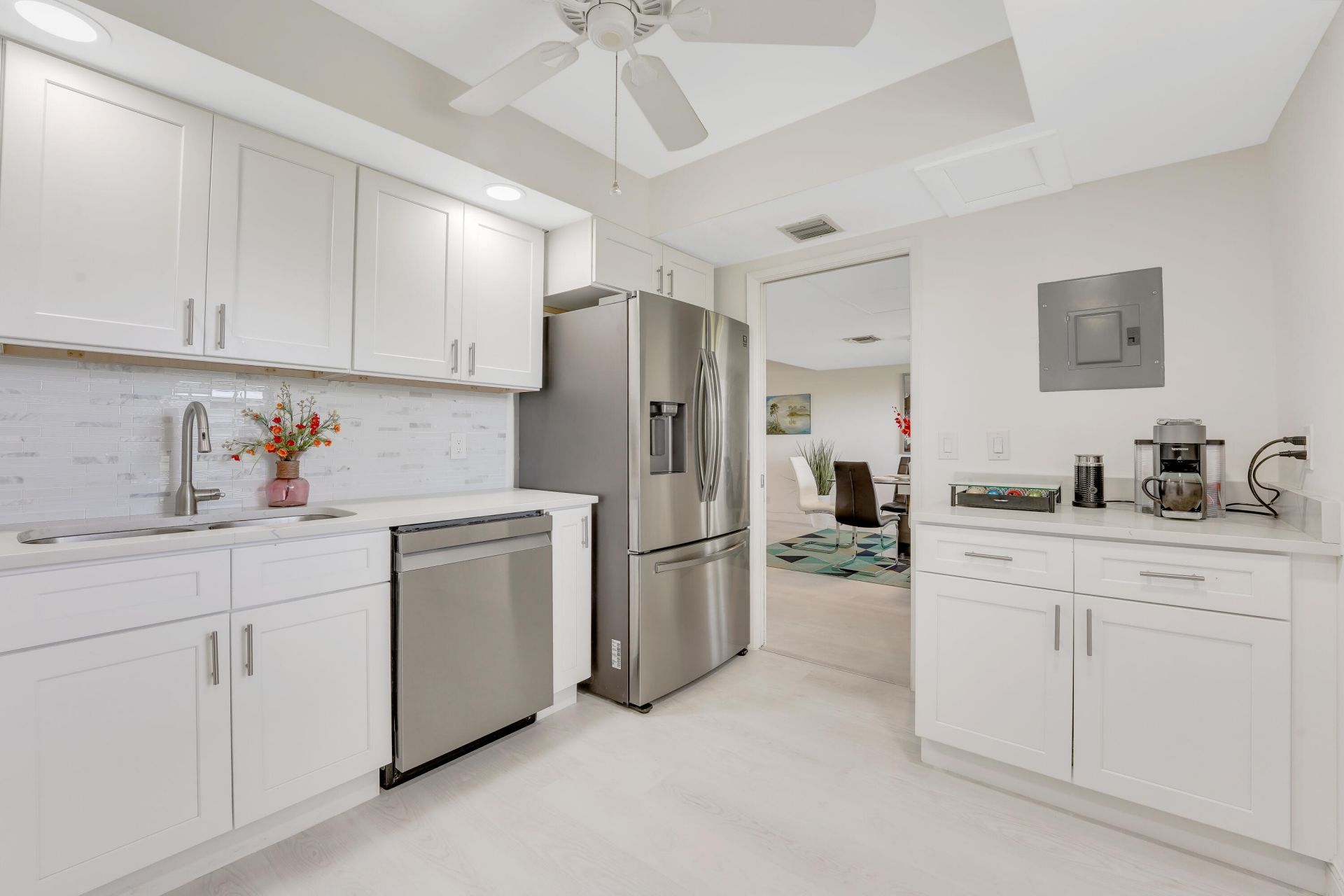 3800 Oaks Clubhouse Drive, Unit 503, Pompano Beach, FL 33069 Photo