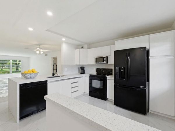 2202 Lucaya Bend, Unit M1, Coconut Creek, FL 33066