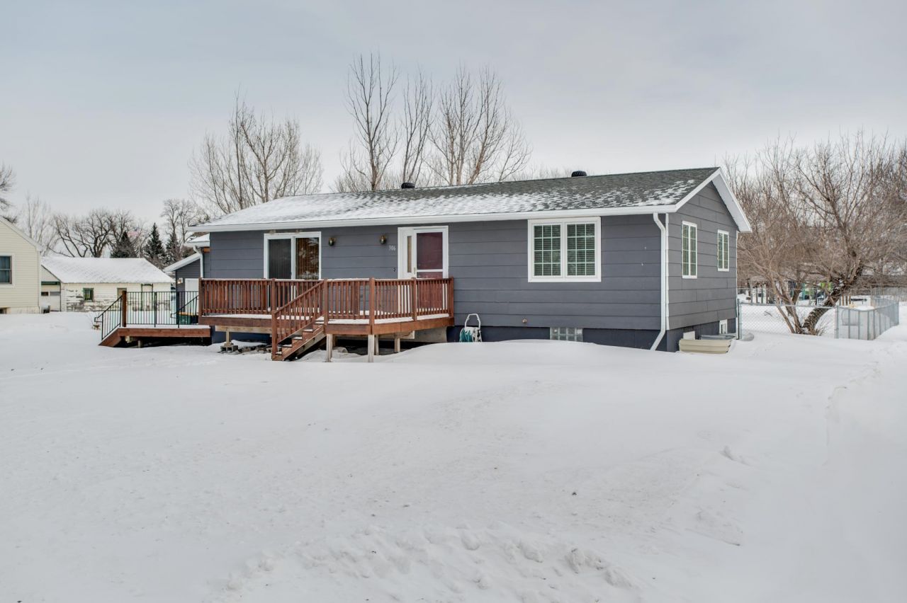 306 1st Avenue W, Abercrombie, ND 58001 Main Photo