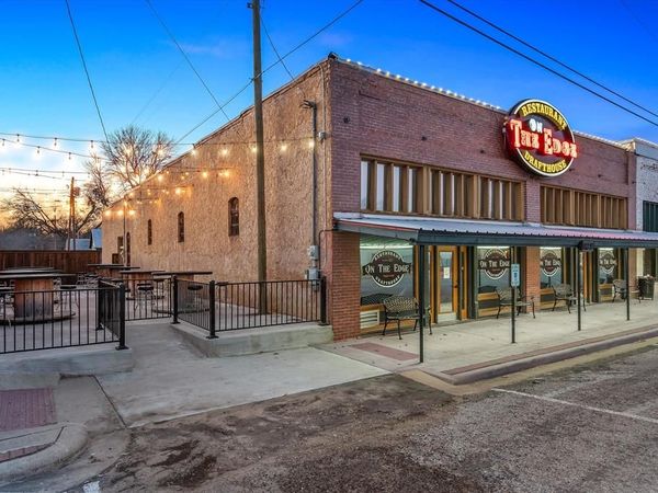 109 N Houston Street , Edgewood, TX 75117