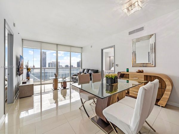 495 Brickell Ave , Unit 5203, Miami, FL 33131