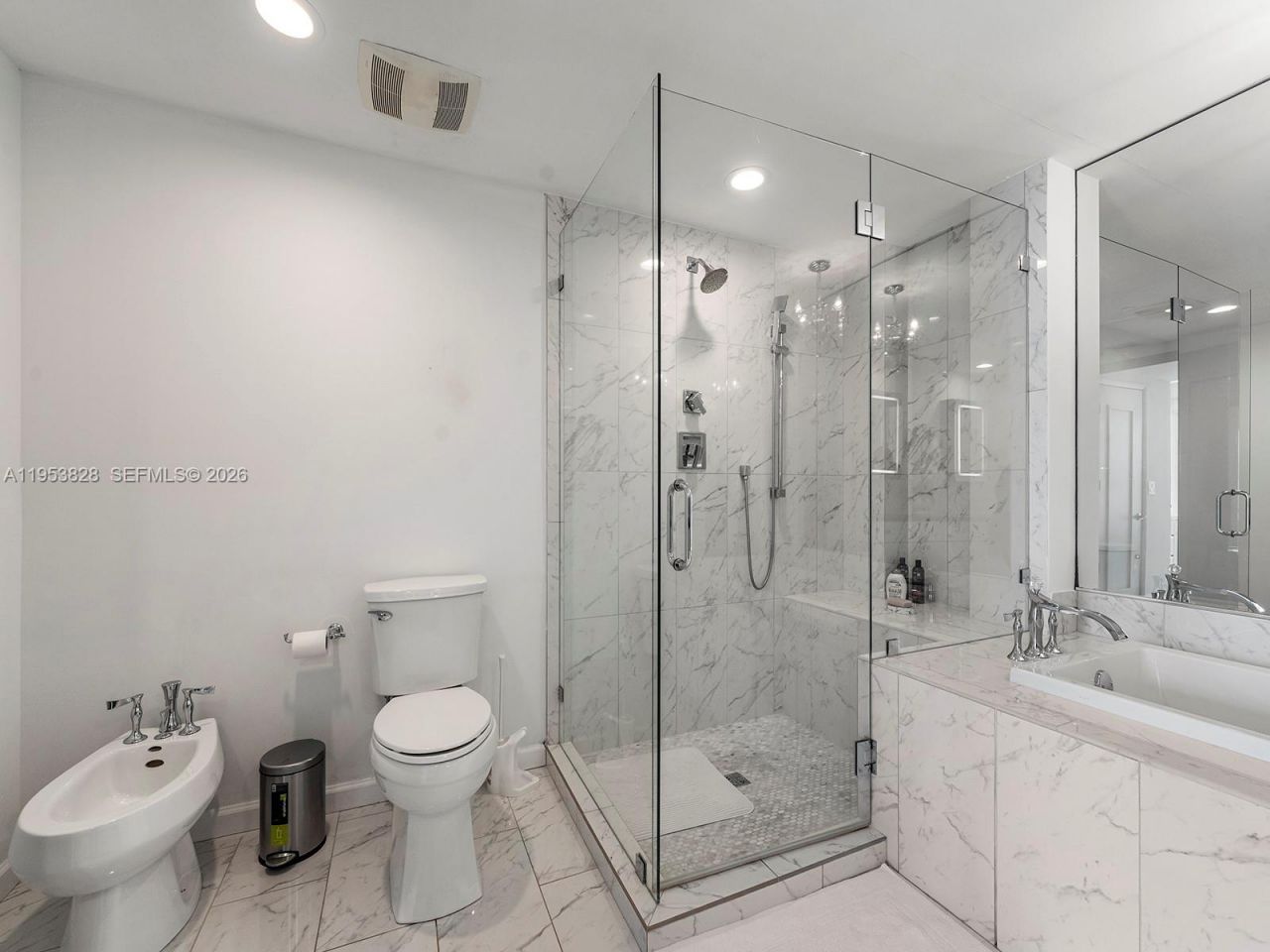 495 Brickell Ave , Unit 5203, Miami, FL 33131 Photo