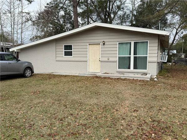 304 Lee Street W, Chickasaw, AL 36611
