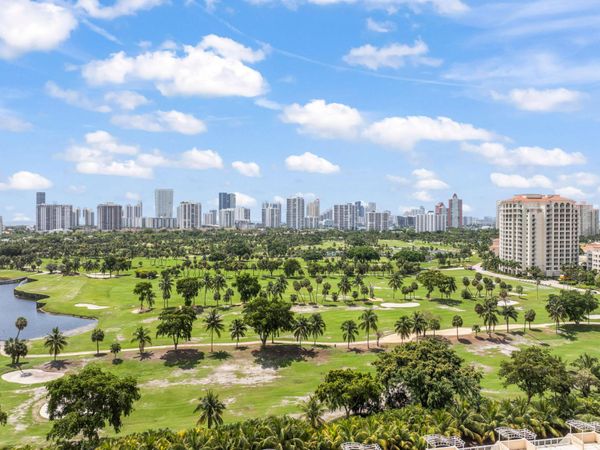 20379 W Country Club Drive, Unit 937, Aventura, FL 33180