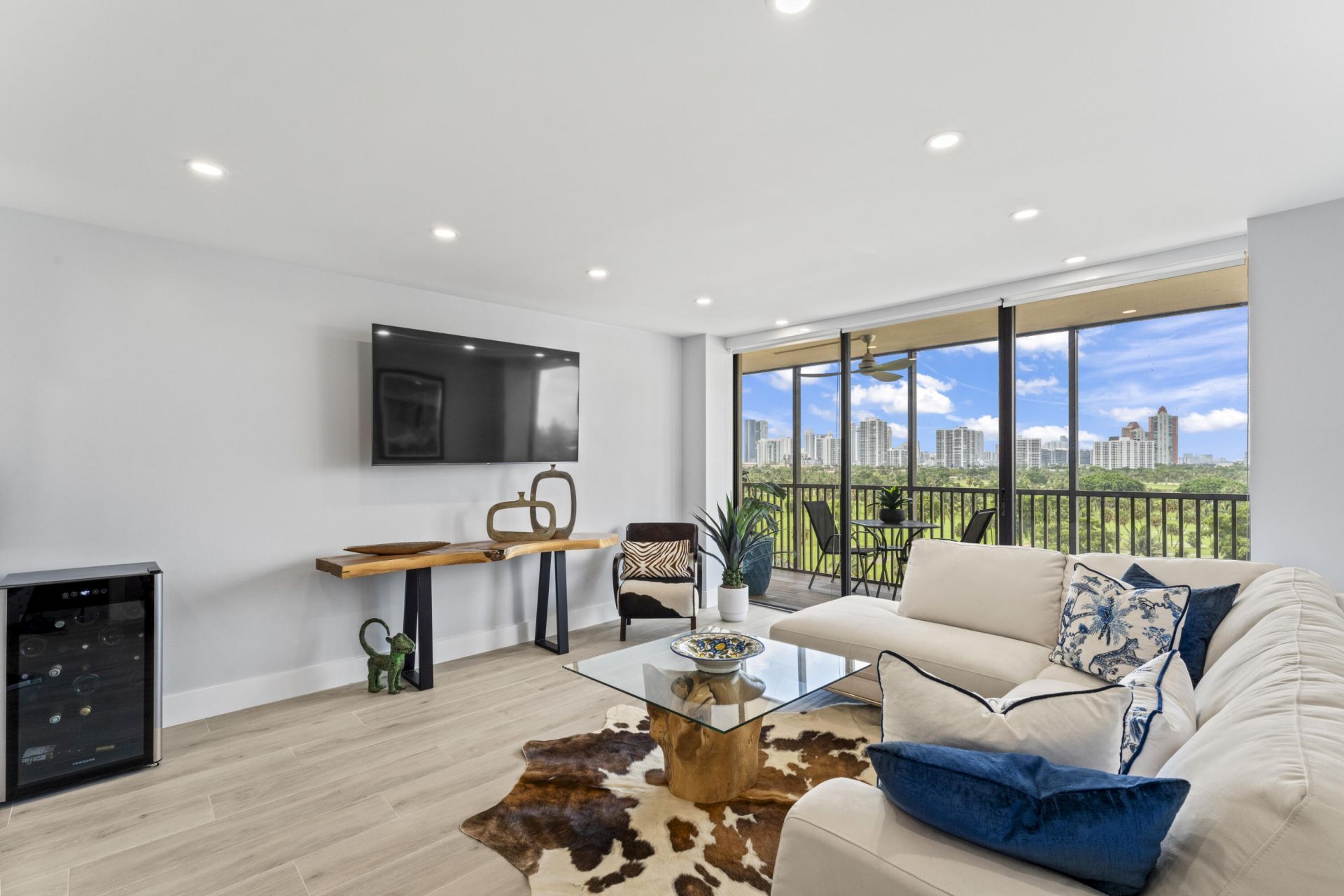 20379 W Country Club Drive, Unit 937, Aventura, FL 33180 Photo