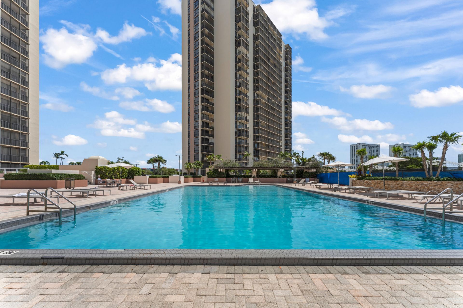 20379 W Country Club Drive, Unit 937, Aventura, FL 33180 Photo