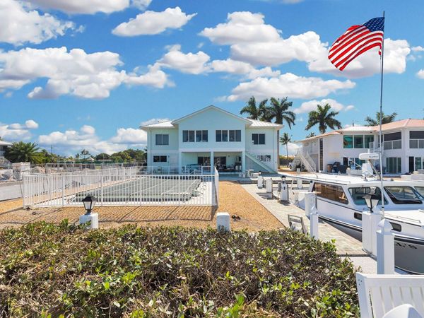 900 Shelter Bay Dr Ocean Drive, KEY COLONY, FL 33051