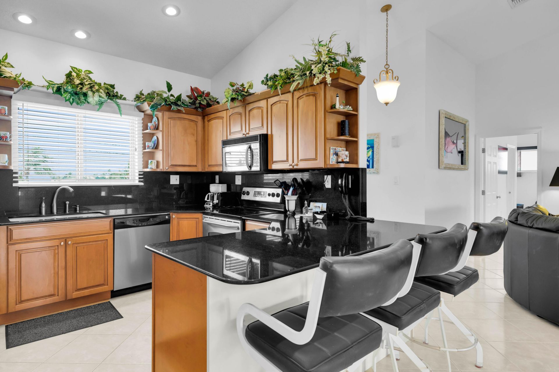 900 Shelter Bay Dr Ocean Drive, Key Colony, FL 33051 Photo