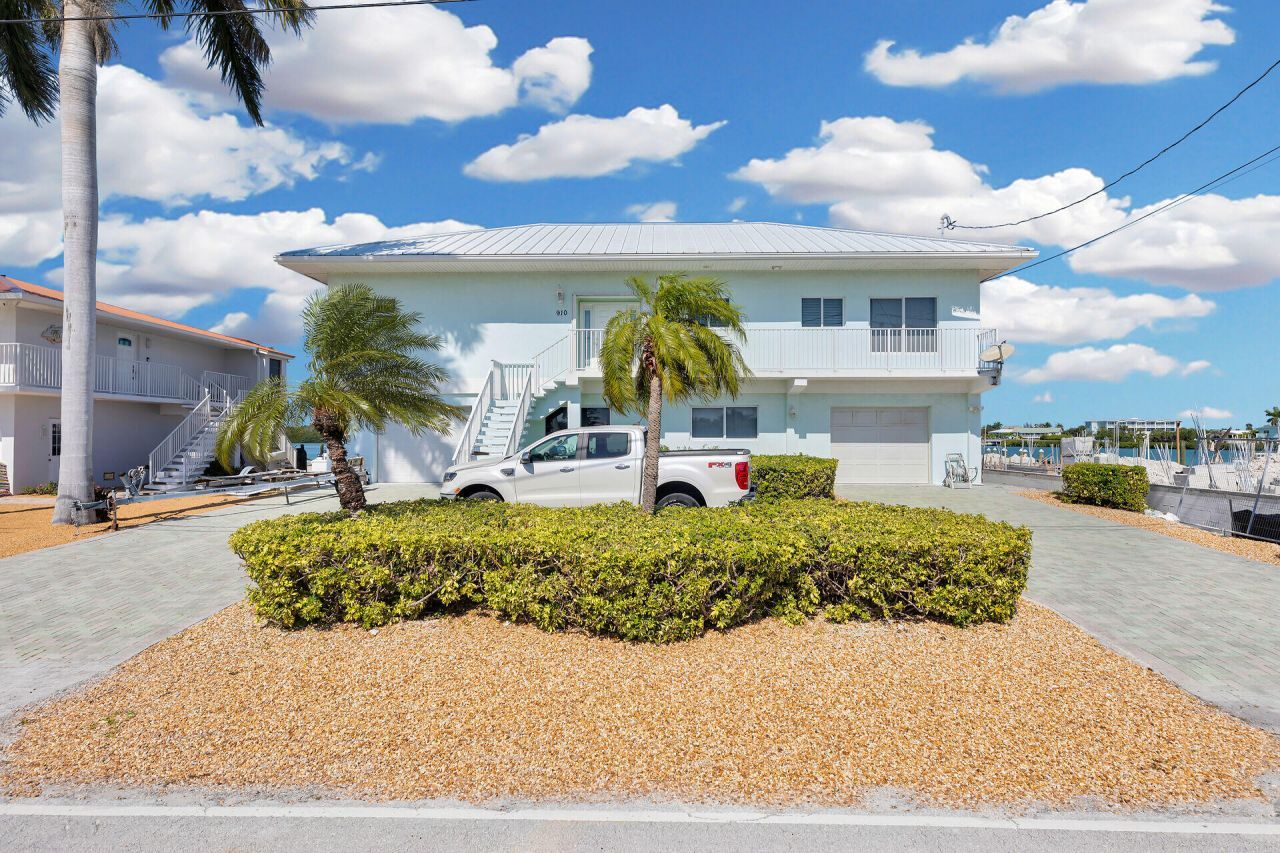 900 Shelter Bay Dr Ocean Drive, Key Colony, FL 33051 Photo