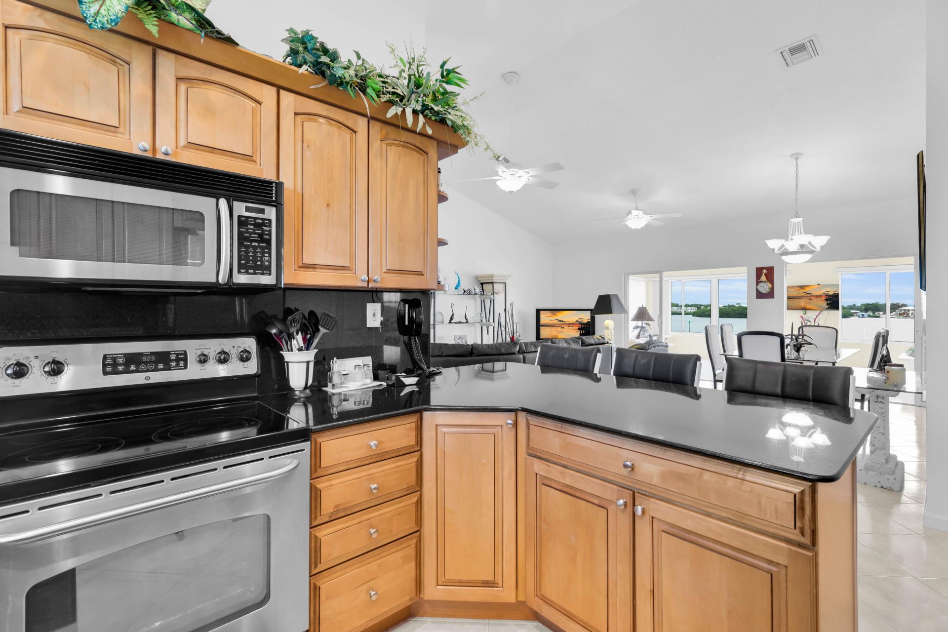 900 Shelter Bay Dr Ocean Drive, Key Colony, FL 33051 Photo