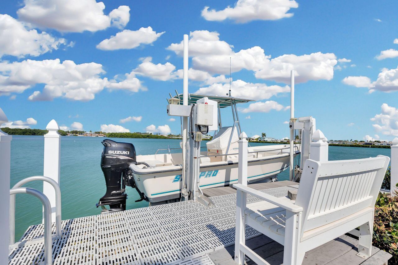 900 Shelter Bay Dr Ocean Drive, Key Colony, FL 33051 Photo