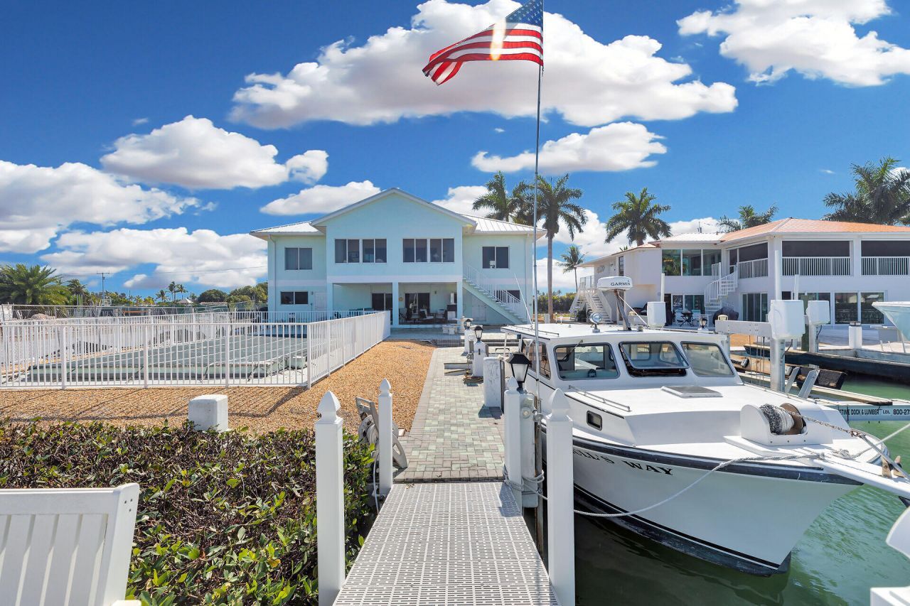 900 Shelter Bay Dr Ocean Drive, Key Colony, FL 33051 Photo