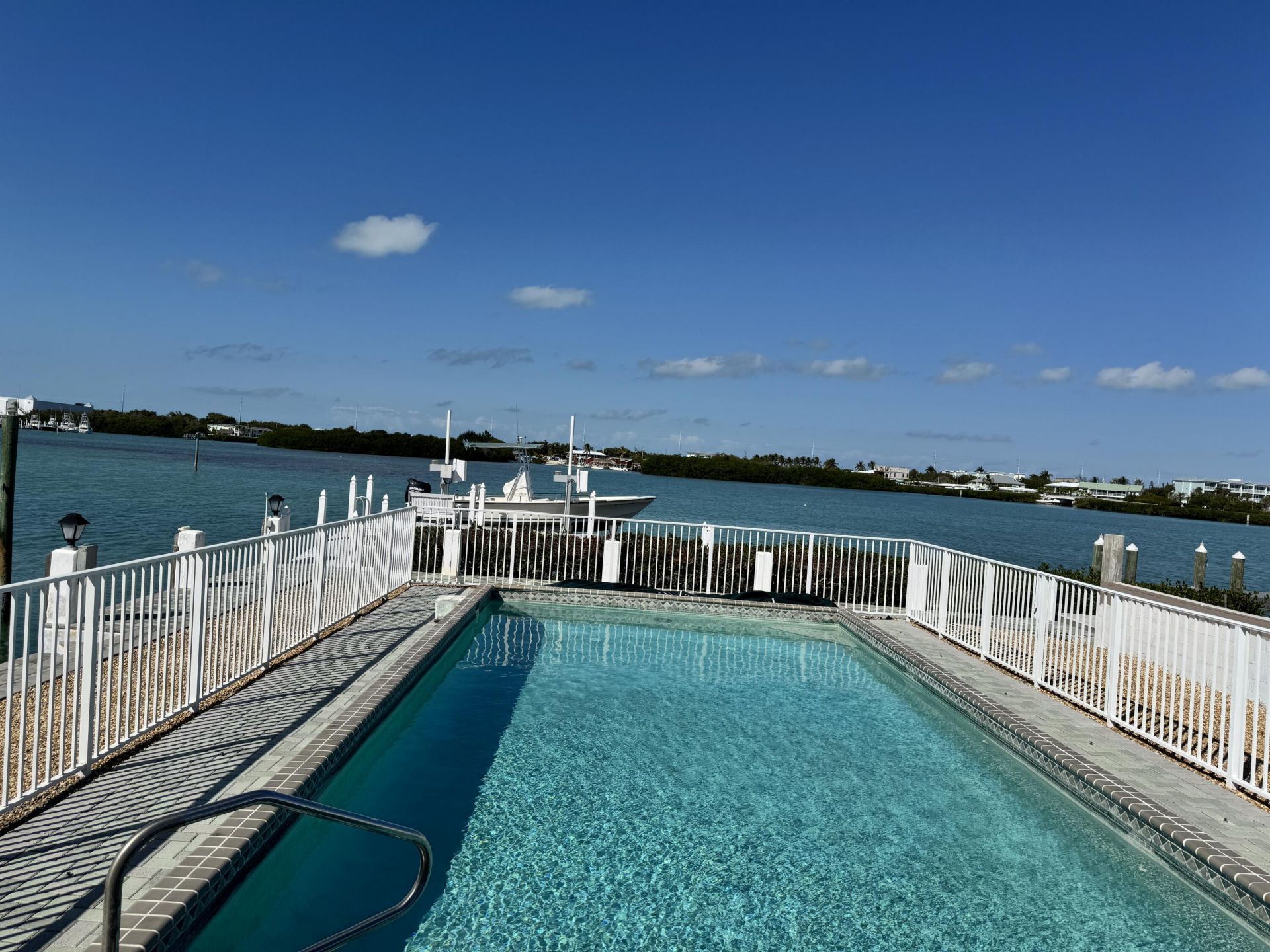 900 Shelter Bay Dr Ocean Drive, Key Colony, FL 33051 Photo
