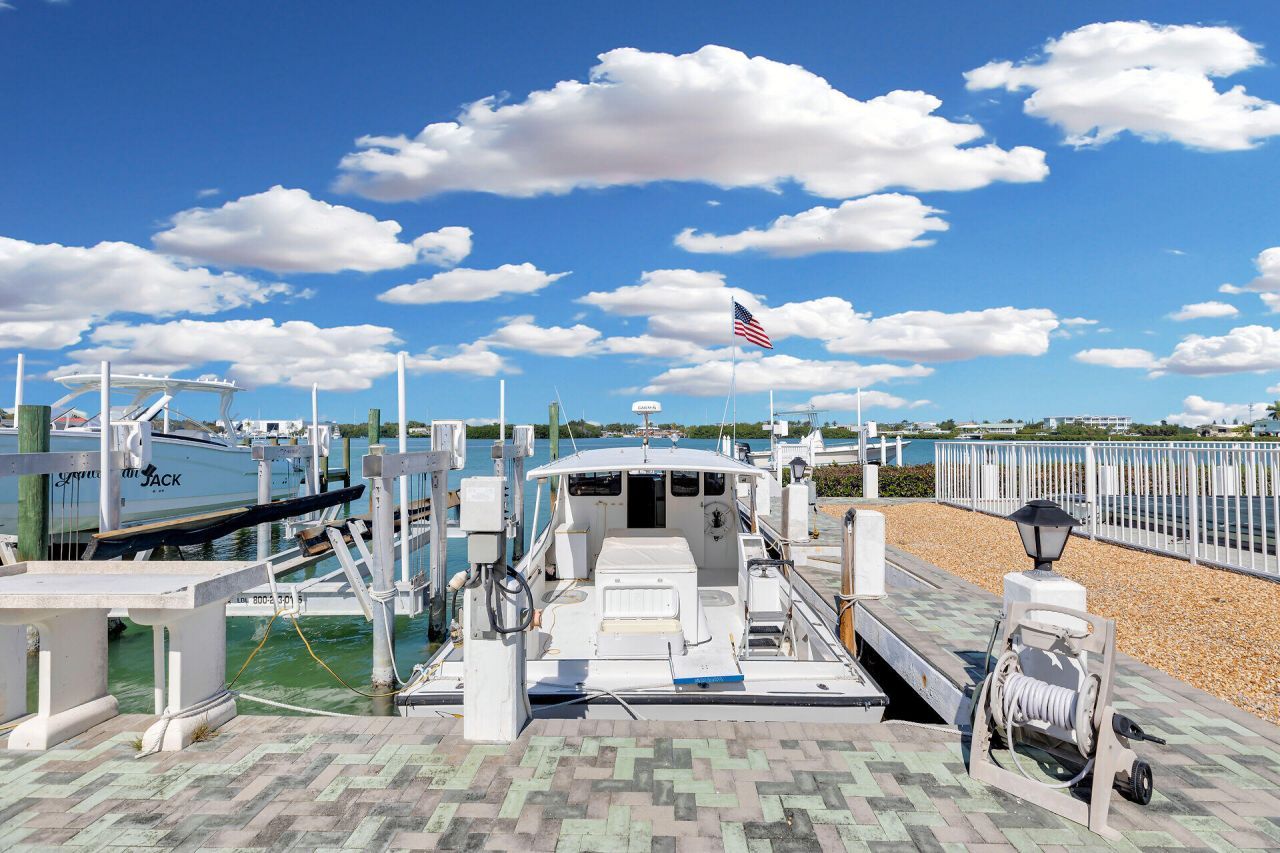 900 Shelter Bay Dr Ocean Drive, Key Colony, FL 33051 Photo