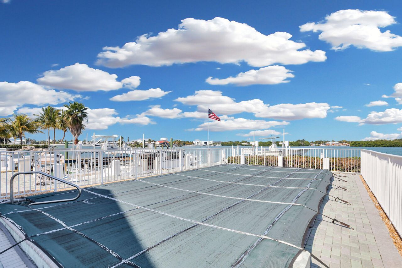 900 Shelter Bay Dr Ocean Drive, Key Colony, FL 33051 Photo