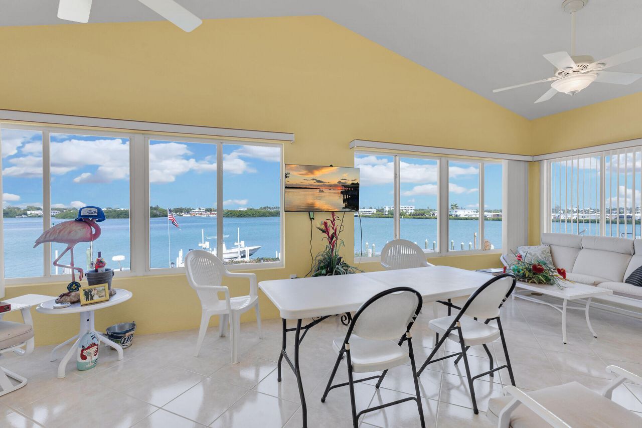 900 Shelter Bay Dr Ocean Drive, Key Colony, FL 33051 Photo