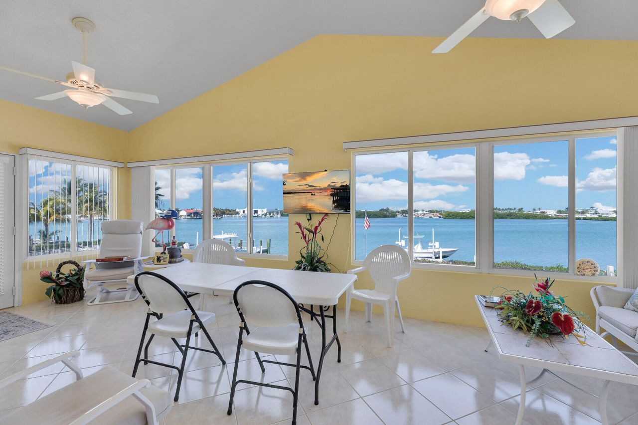900 Shelter Bay Dr Ocean Drive, Key Colony, FL 33051 Photo
