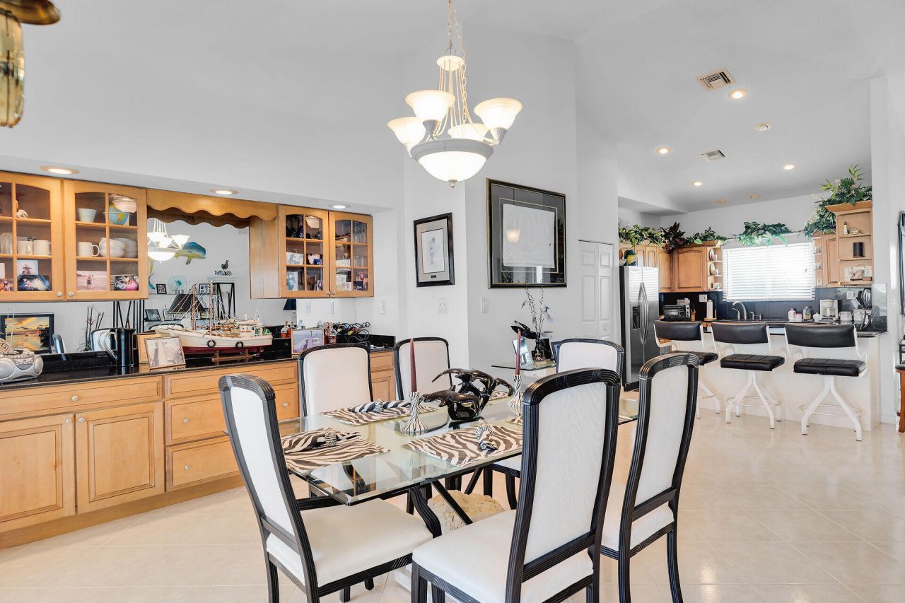 900 Shelter Bay Dr Ocean Drive, Key Colony, FL 33051 Photo