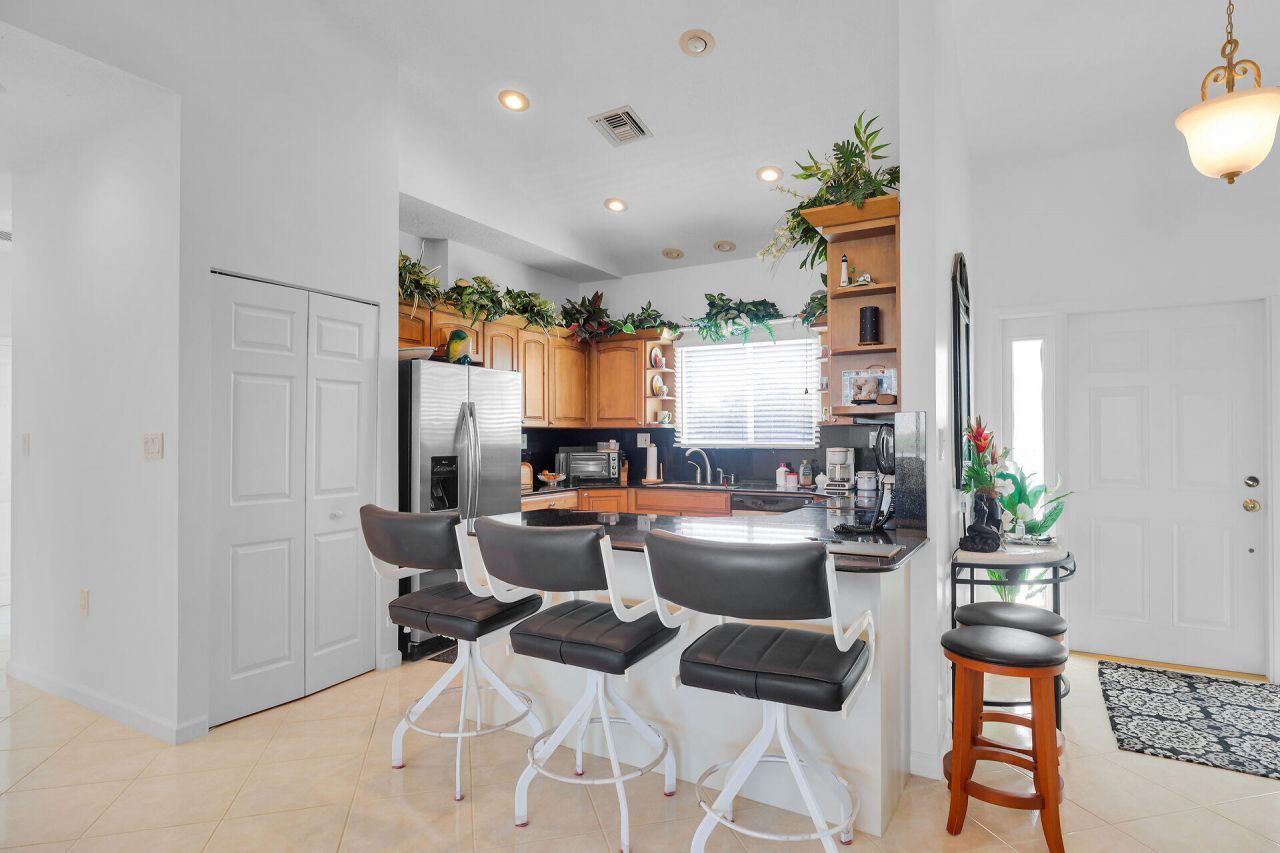 900 Shelter Bay Dr Ocean Drive, Key Colony, FL 33051 Photo