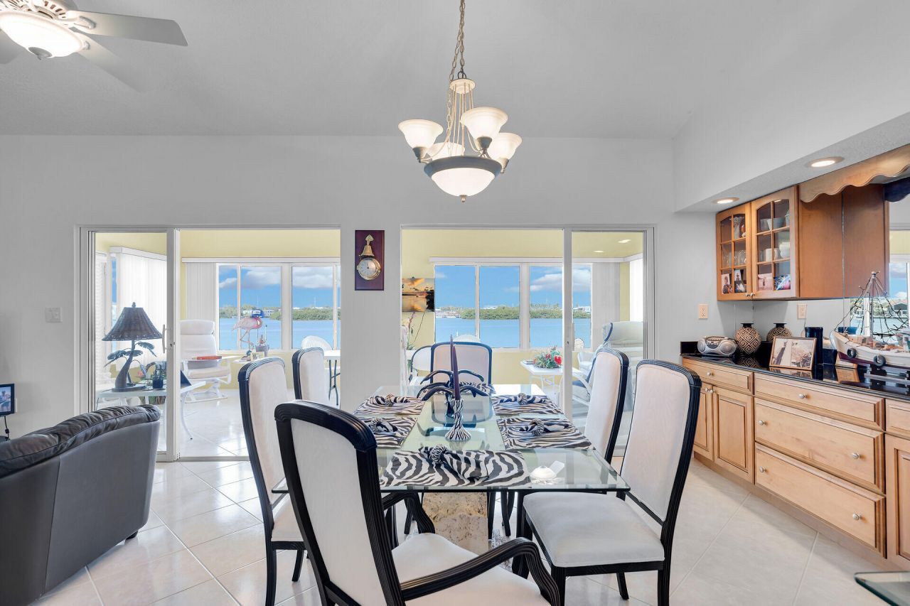 900 Shelter Bay Dr Ocean Drive, Key Colony, FL 33051 Photo