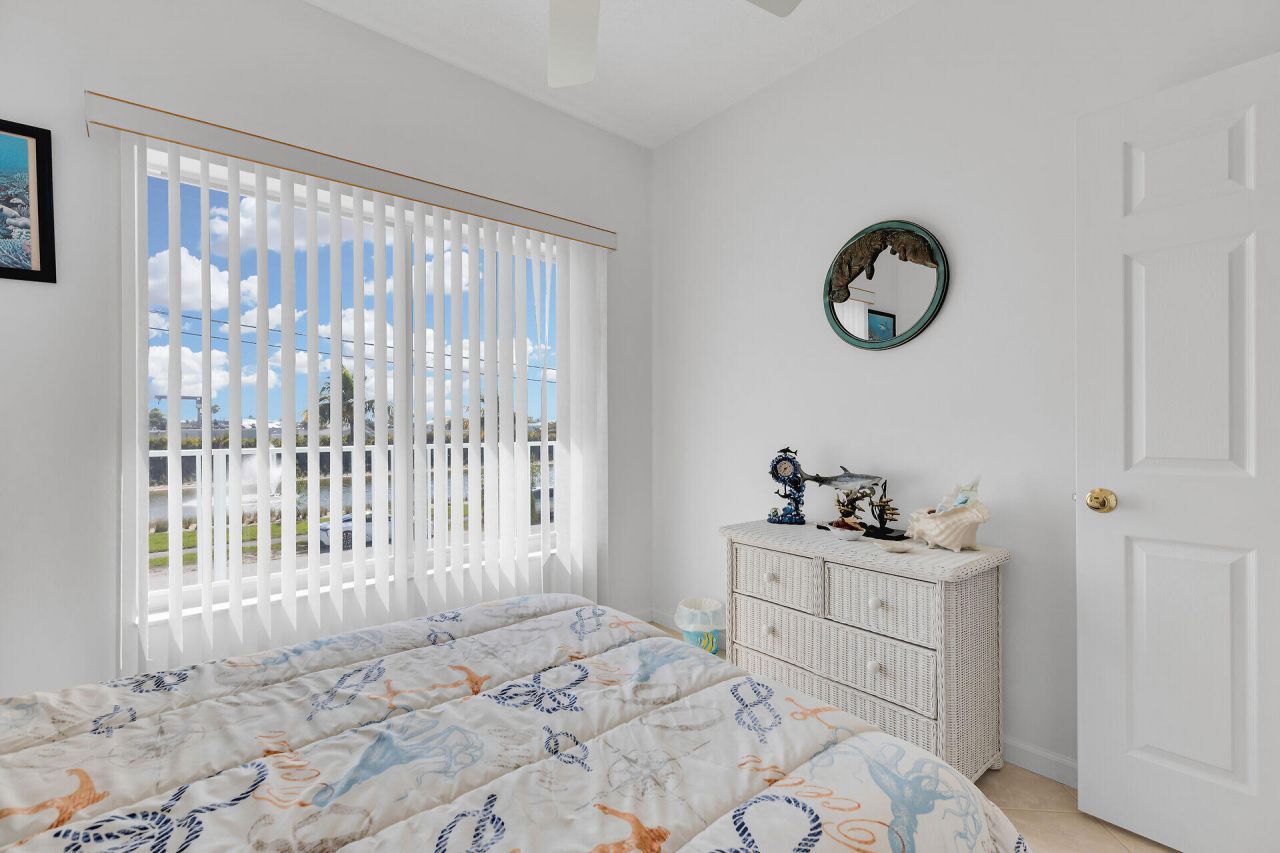 900 Shelter Bay Dr Ocean Drive, Key Colony, FL 33051 Photo