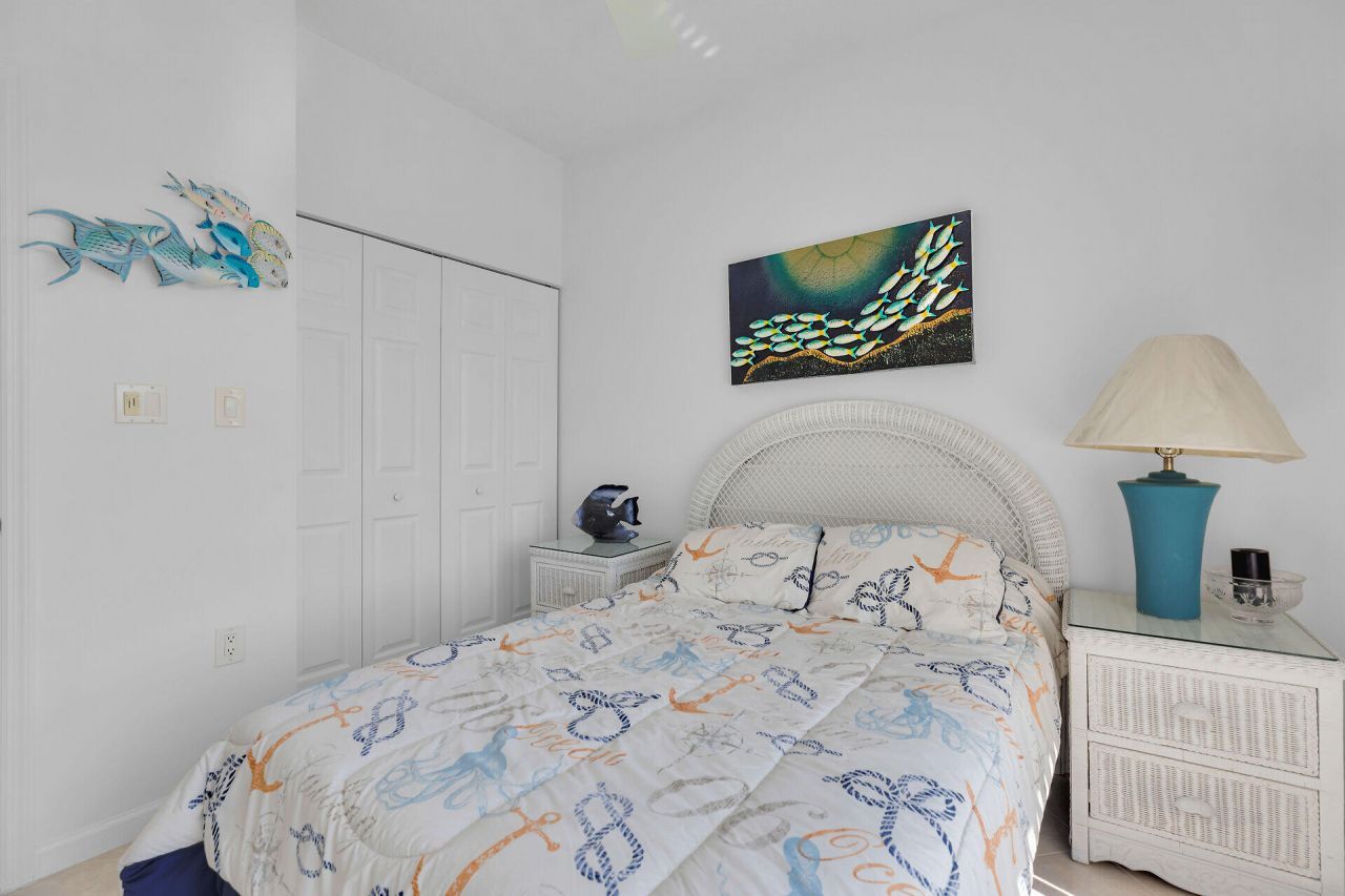 900 Shelter Bay Dr Ocean Drive, Key Colony, FL 33051 Photo