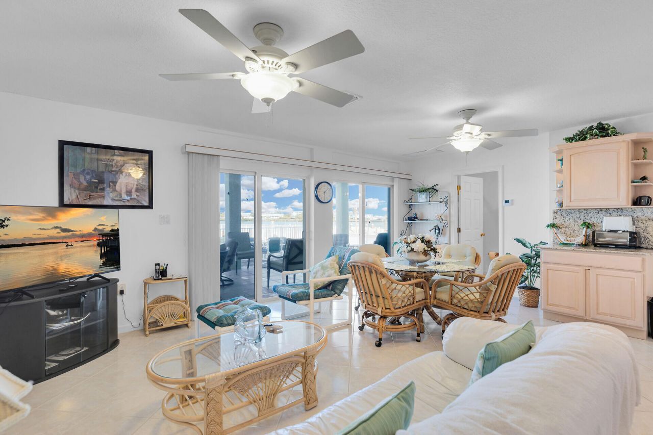 900 Shelter Bay Dr Ocean Drive, Key Colony, FL 33051 Photo
