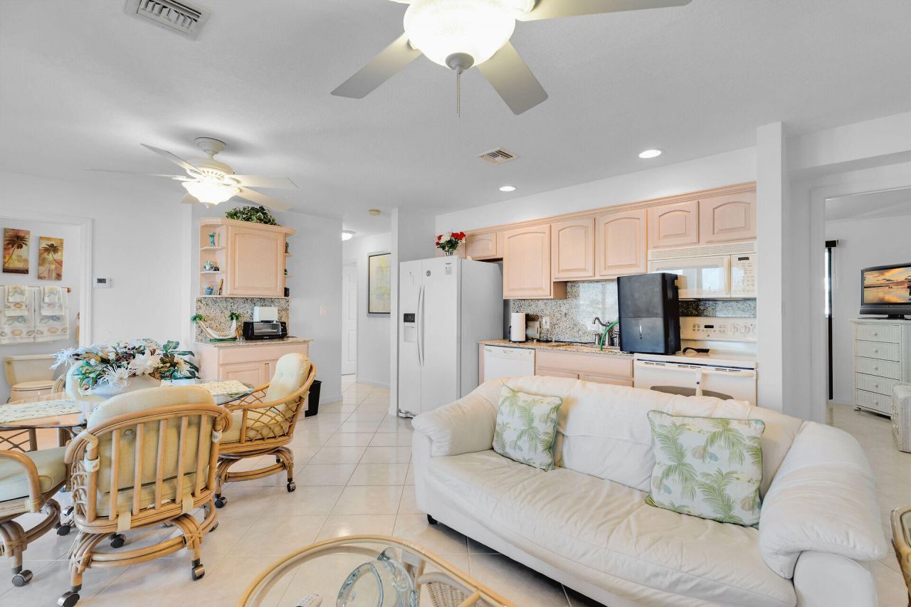 900 Shelter Bay Dr Ocean Drive, Key Colony, FL 33051 Photo