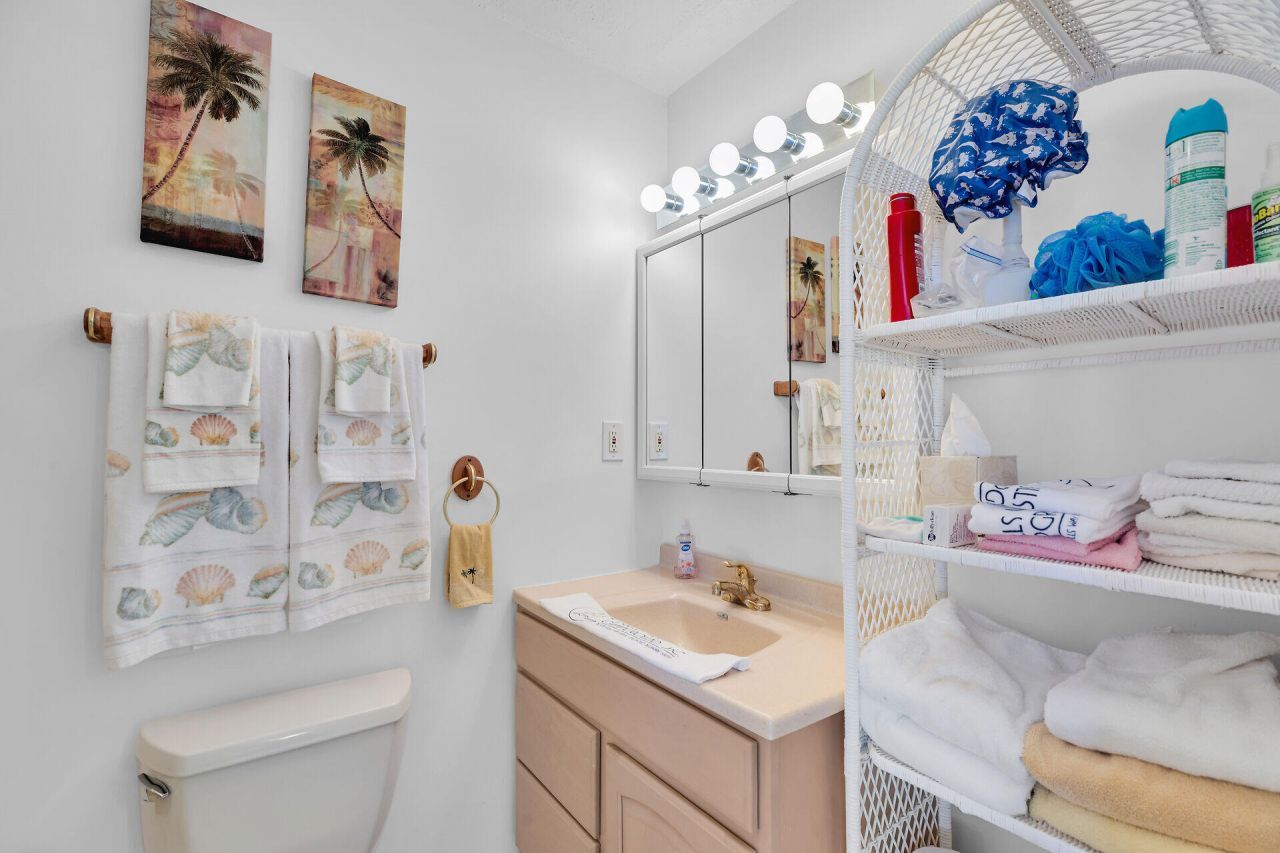 900 Shelter Bay Dr Ocean Drive, Key Colony, FL 33051 Photo