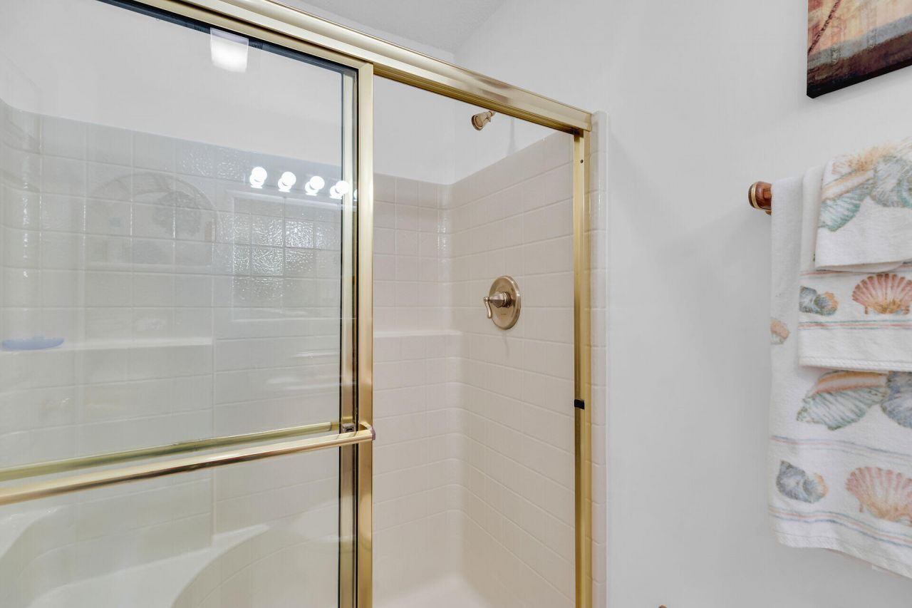 900 Shelter Bay Dr Ocean Drive, Key Colony, FL 33051 Photo