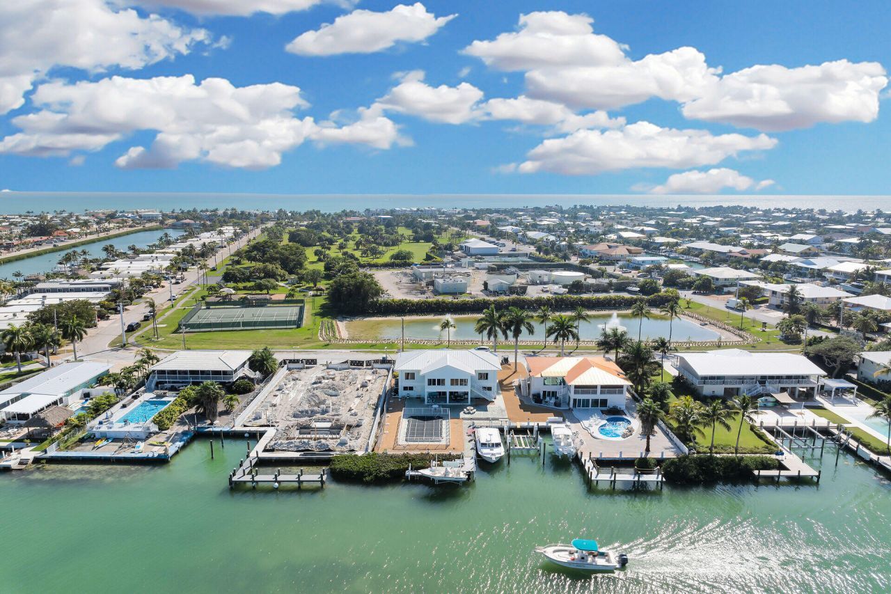 900 Shelter Bay Dr Ocean Drive, Key Colony, FL 33051 Photo