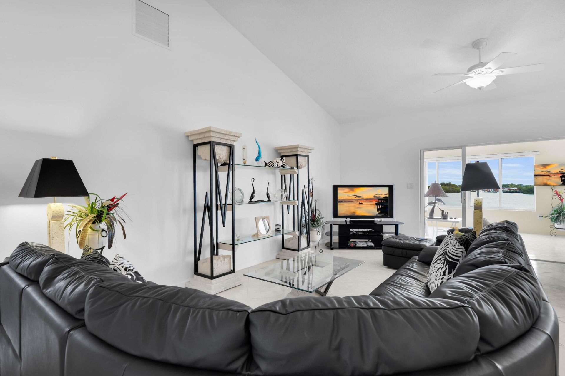 900 Shelter Bay Dr Ocean Drive, Key Colony, FL 33051 Photo