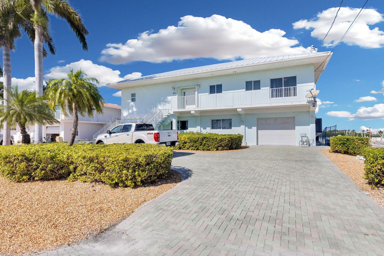 900 Shelter Bay Dr Ocean Drive, Key Colony, FL 33051 Photo