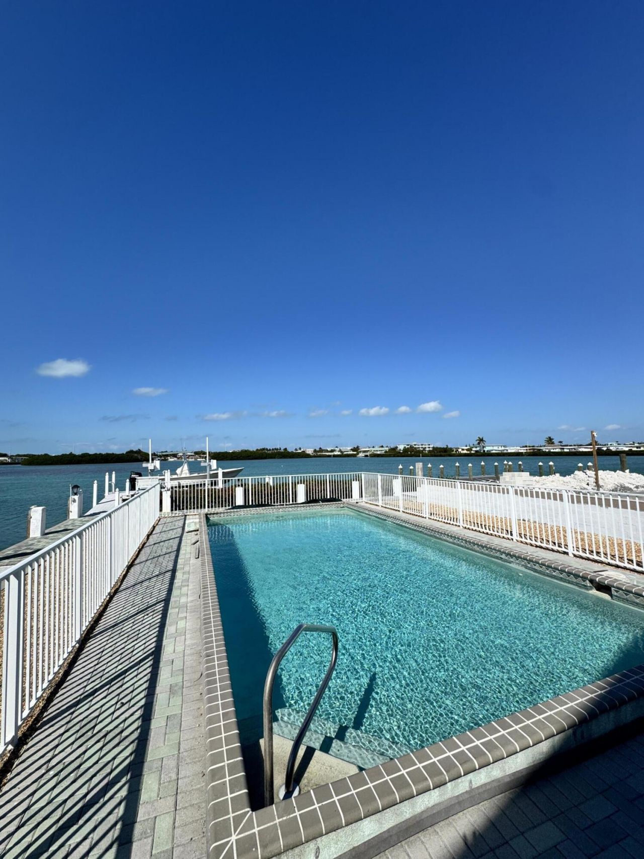 900 Shelter Bay Dr Ocean Drive, Key Colony, FL 33051 Photo