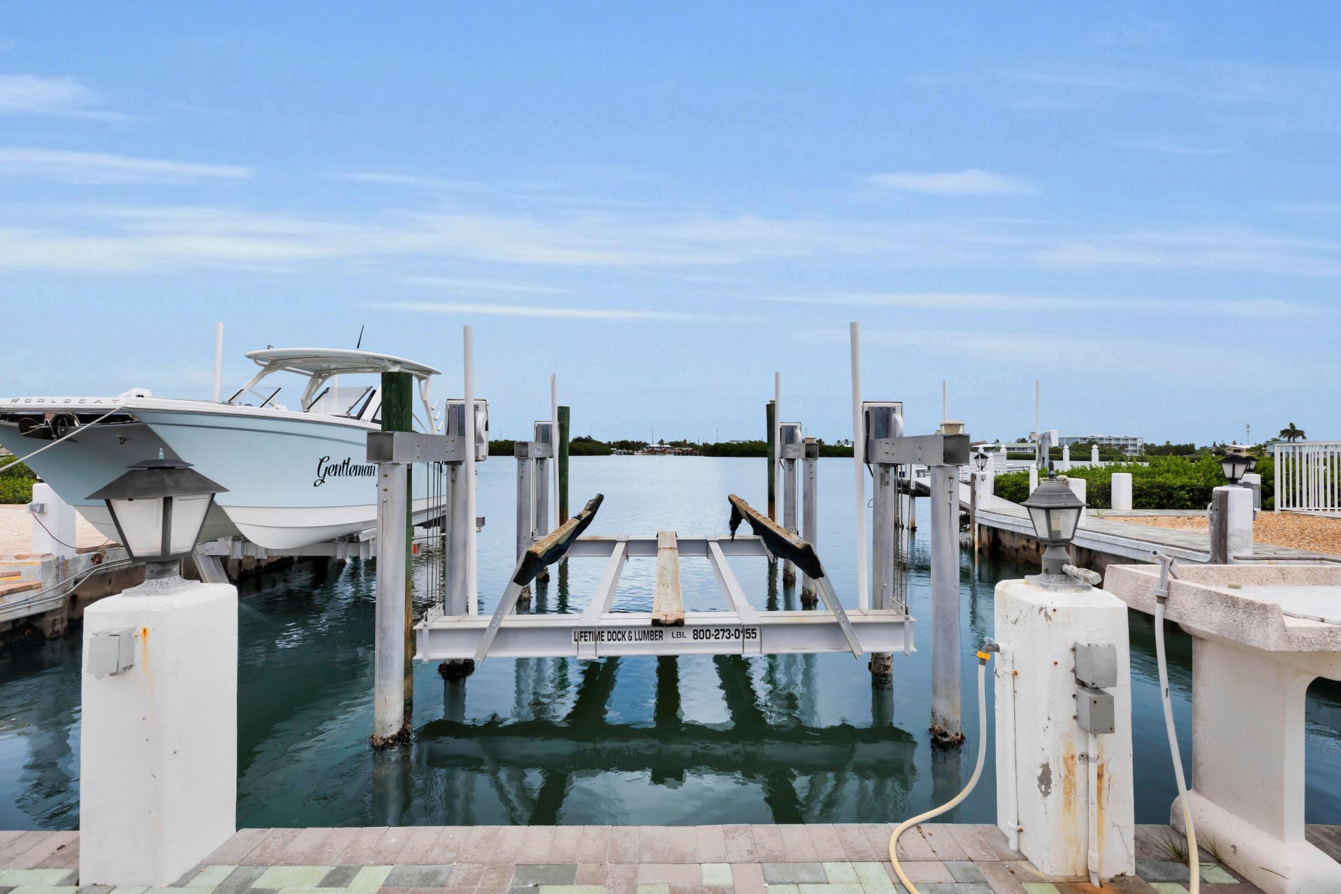 900 Shelter Bay Dr Ocean Drive, Key Colony, FL 33051 Photo