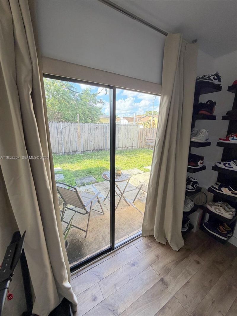 1100 SW 109th Ave, Pembroke Pines, FL 33025 Photo