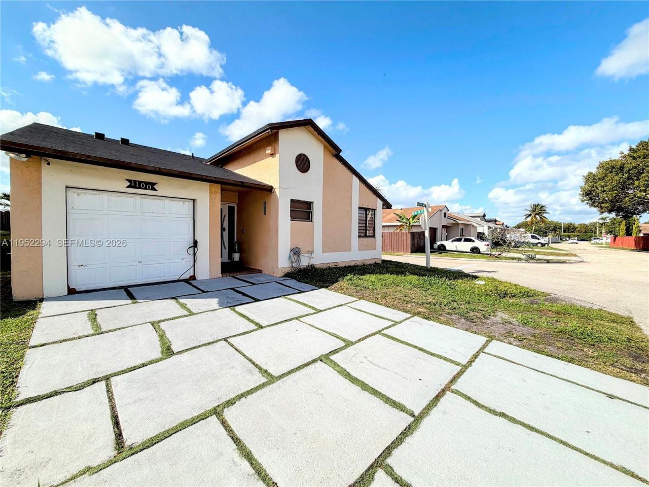 1100 SW 109th Ave, Pembroke Pines, FL 33025 Photo