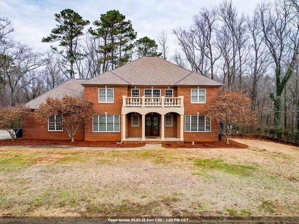 1918 Erskine Dr, Florence, AL 35630