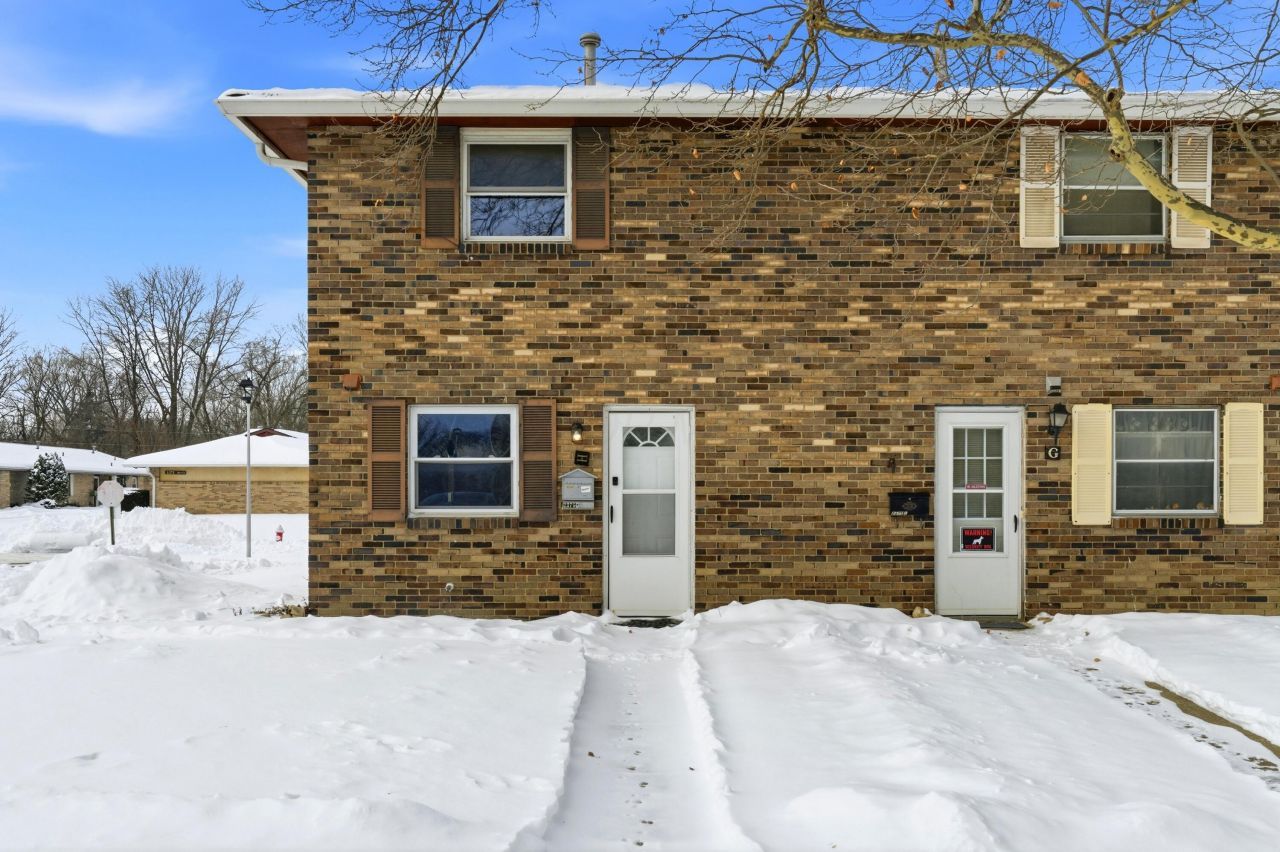 2375 Woodbrook Circle N, Unit 128, Columbus, OH 43223 Main Photo