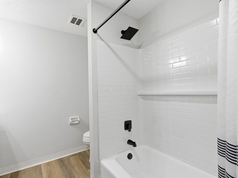 2375 Woodbrook Circle N, Unit 128, Columbus, OH 43223 Photo 16