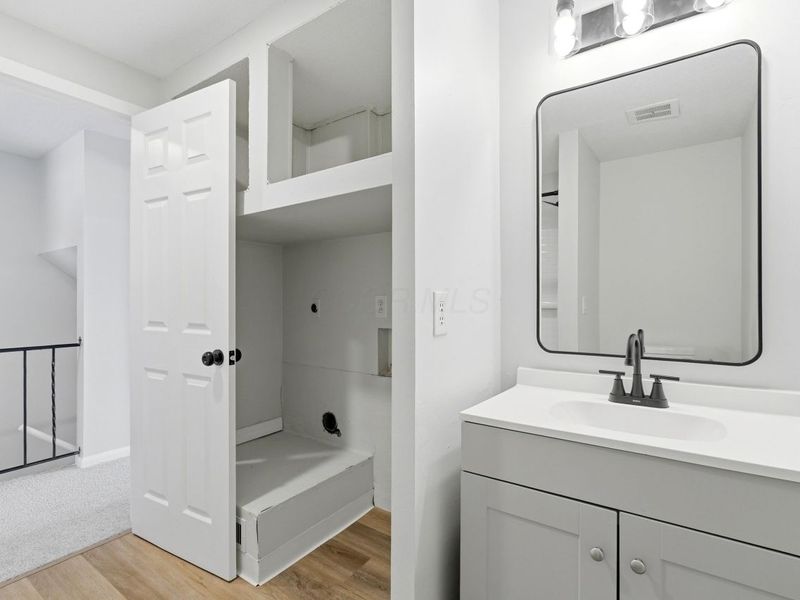 2375 Woodbrook Circle N, Unit 128, Columbus, OH 43223 Photo 17