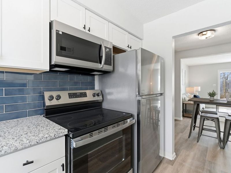 2375 Woodbrook Circle N, Unit 128, Columbus, OH 43223 Photo 5